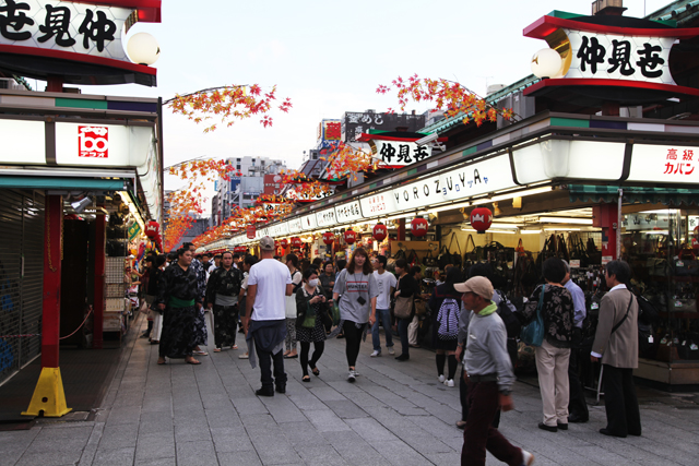 浅草寺仲見世　写真