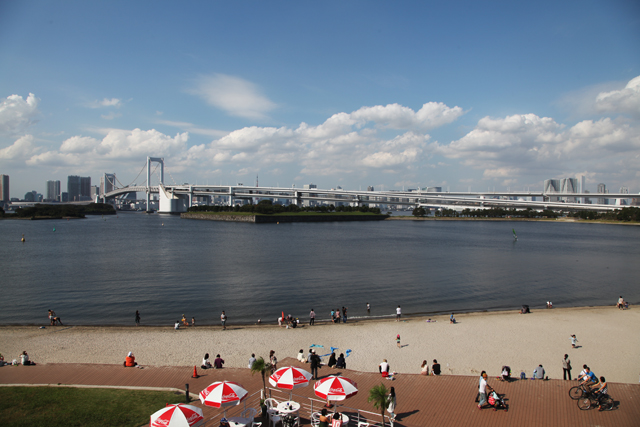 レインボーブリッジと海浜公園