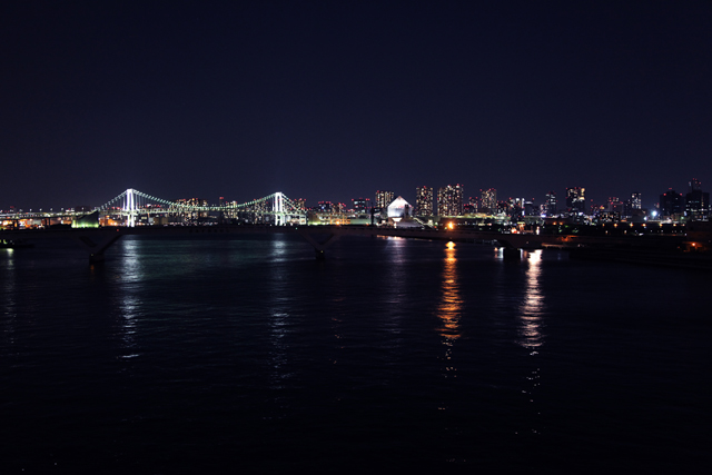 東京湾　レインボーブリッジ　お台場